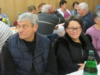 Mesiac úcty k starším Mesiac úcty k starším