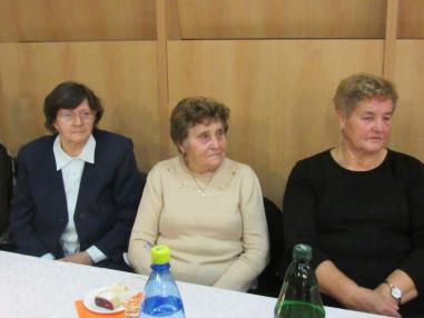 Mesiac úcty k starším Mesiac úcty k starším