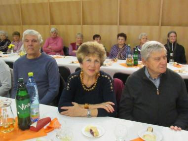 Mesiac úcty k starším Mesiac úcty k starším