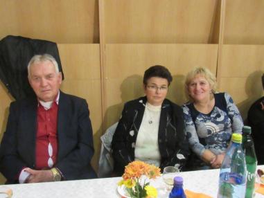 Mesiac úcty k starším Mesiac úcty k starším